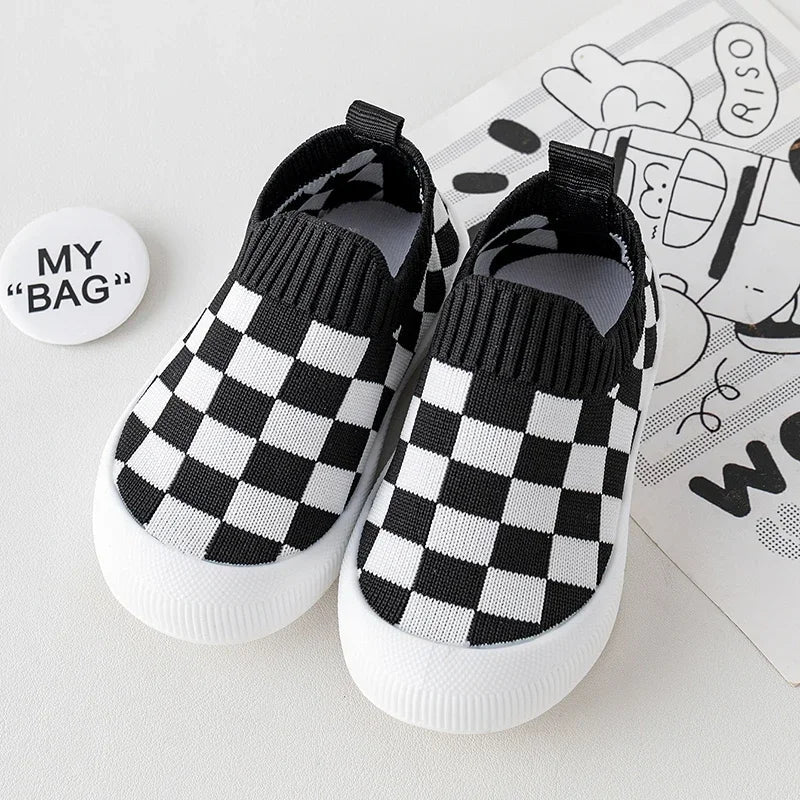 Urban Check | Tênis infantil Slip On Xadrez Preto e Branco Confortável