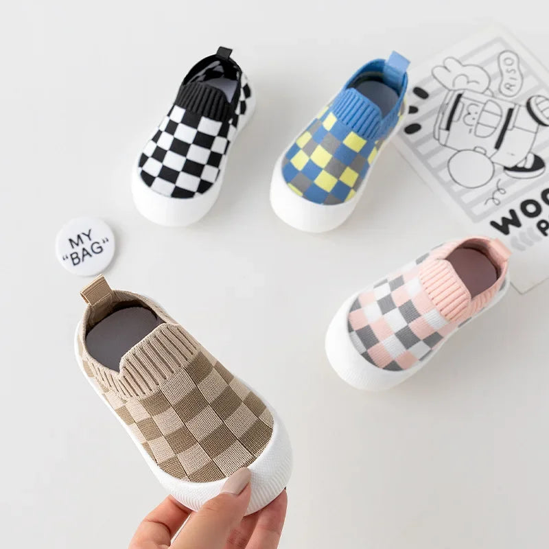Urban Check | Tênis infantil Slip On Xadrez Preto e Branco Confortável