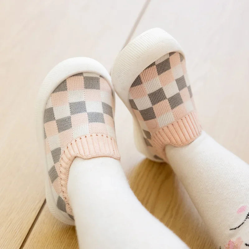 Urban Check | Tênis infantil Slip On Xadrez Preto e Branco Confortável
